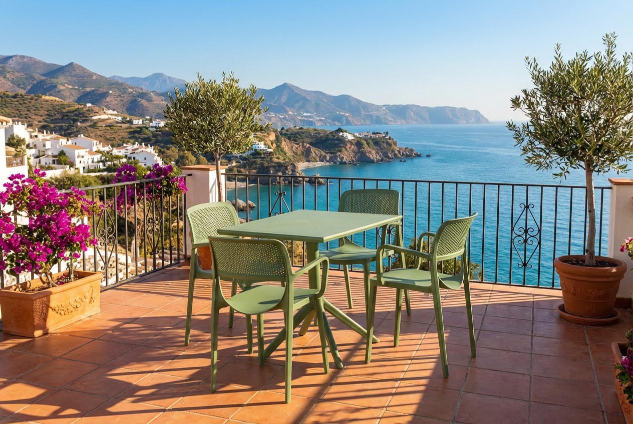 თურქული პლასმასის მაგიდა და 4 სკამი მწვანე 